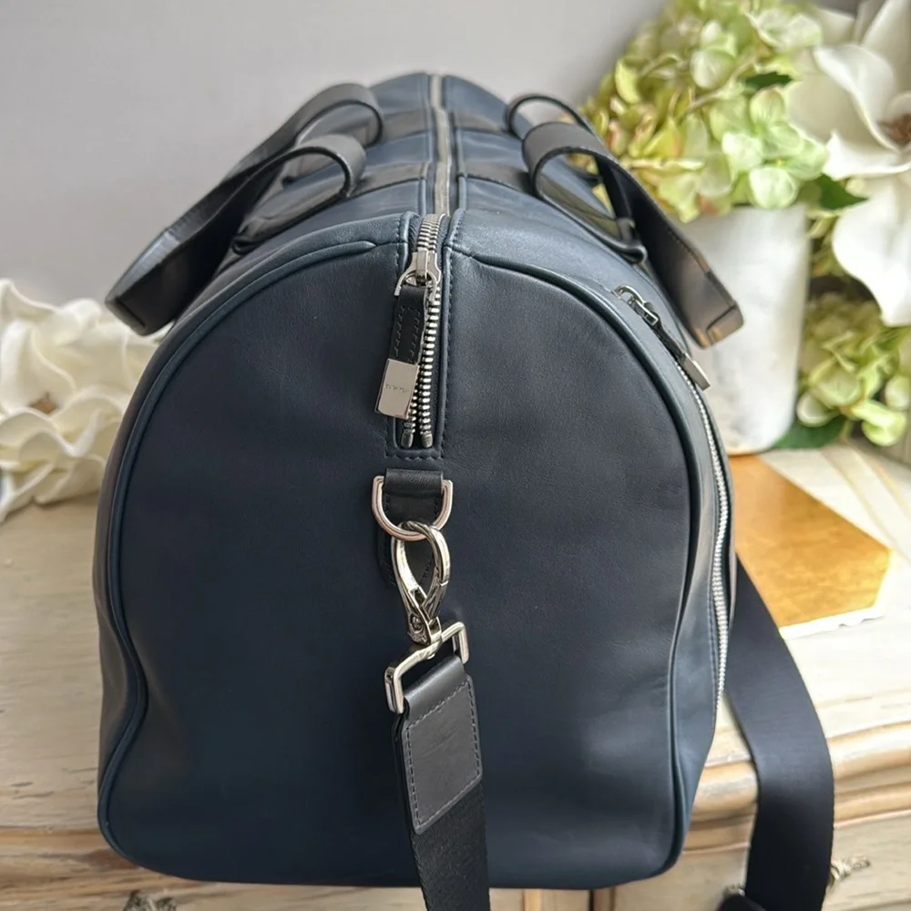 Bugatchi Leather Weekender Duffel Bag in Navy and Black Leather